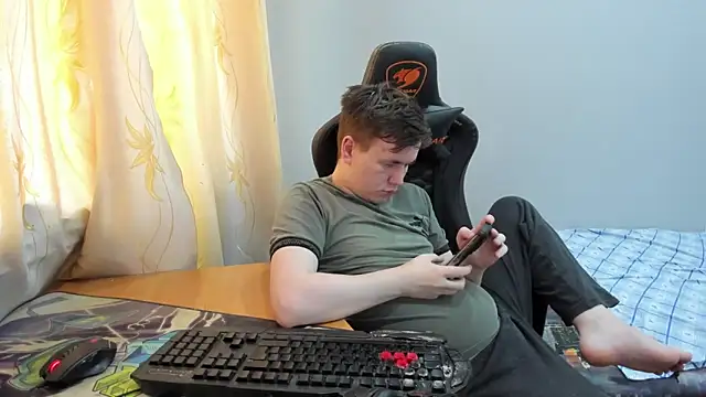 iliaskrislove online show from May 21, 9:17 am