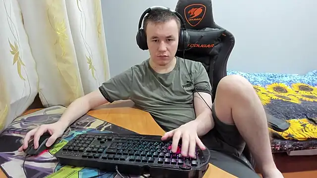 iliaskrislove online show from October 25, 4:18 pm