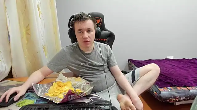 iliaskrislove online show from December 17, 4:28 am