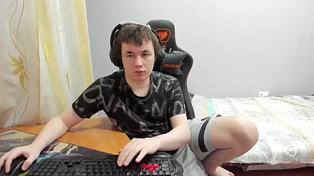 iliaskrislove online show from February 7, 11:57 pm