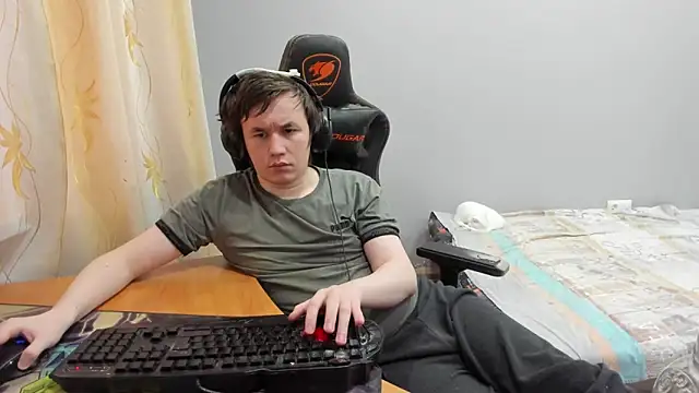 iliaskrislove online show from March 8, 2:04 am