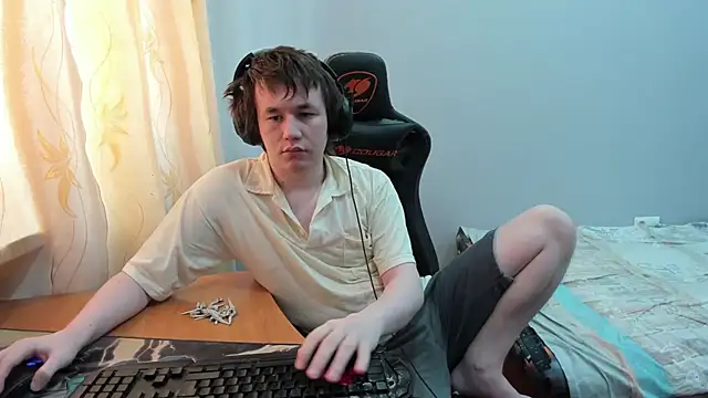 iliaskrislove online show from March 13, 8:08 am