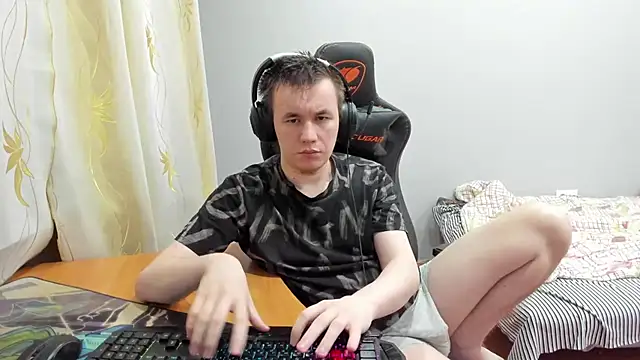 iliaskrislove online show from November 22, 7:57 pm