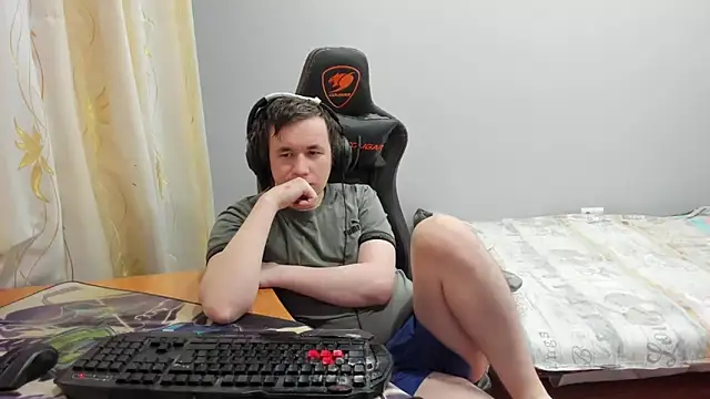 iliaskrislove online show from February 2, 12:48 pm