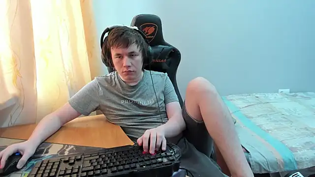 iliaskrislove online show from March 11, 6:51 am