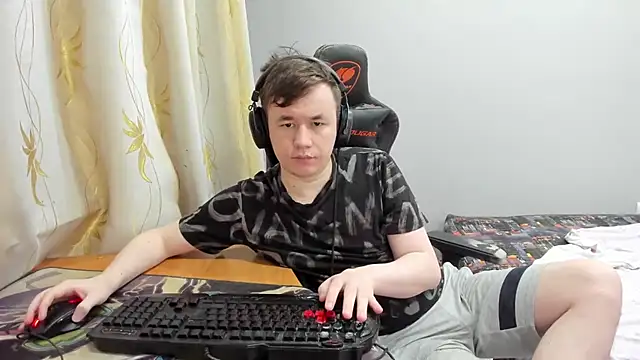 iliaskrislove online show from May 13, 6:26 pm