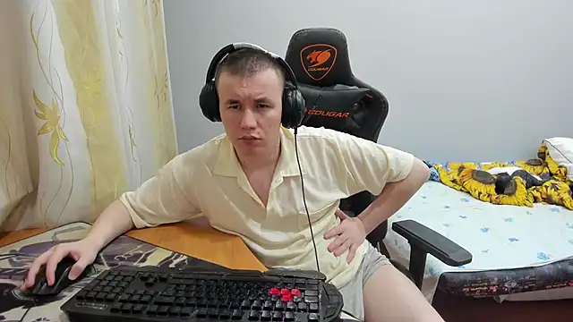 iliaskrislove online show from October 4, 5:25 pm