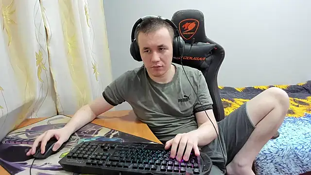 iliaskrislove online show from October 19, 6:10 pm