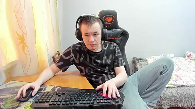 iliaskrislove online show from November 5, 8:50 am