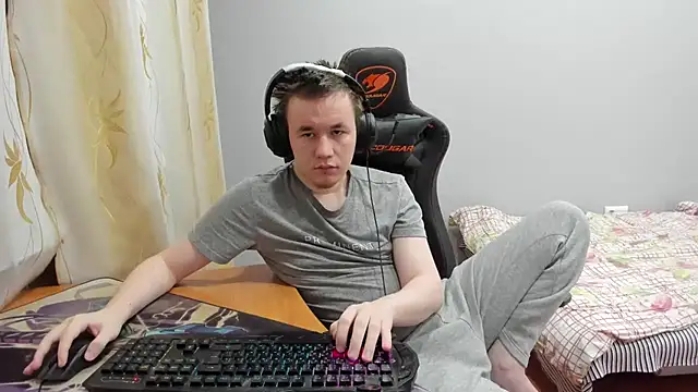 iliaskrislove online show from November 27, 9:15 pm