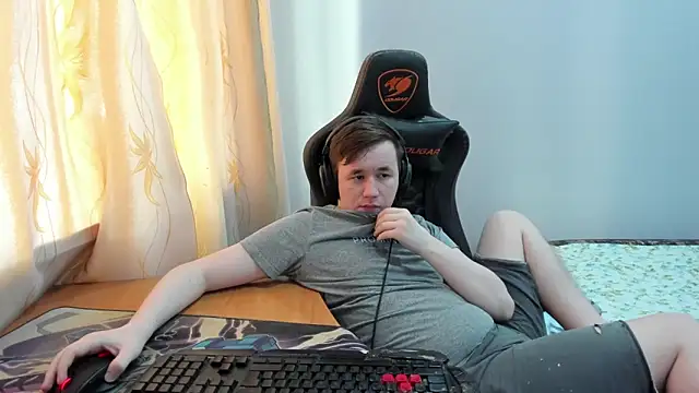 iliaskrislove online show from June 1, 2:56 am