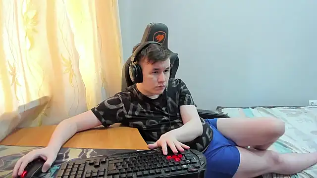 iliaskrislove online show from April 30, 6:09 am