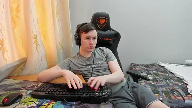 iliaskrislove online show from May 15, 11:03 pm