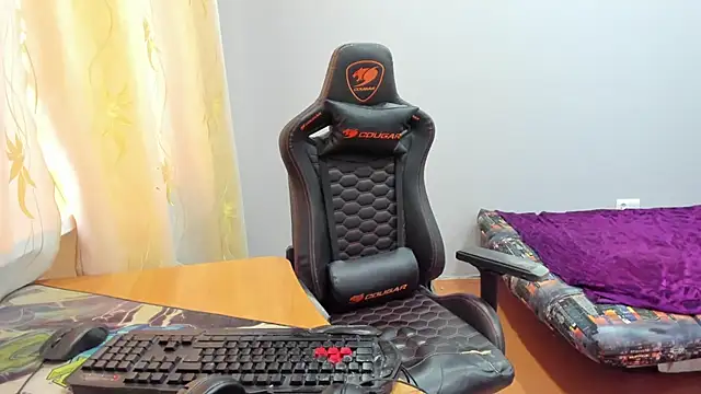 iliaskrislove online show from December 21, 9:00 am