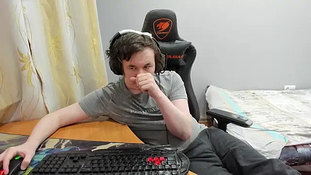 iliaskrislove online show from March 20, 7:37 pm