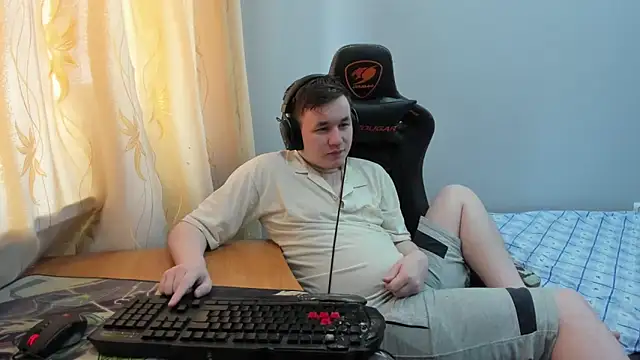 iliaskrislove online show from May 8, 9:46 am