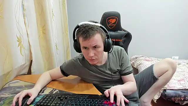 iliaskrislove online show from November 13, 3:54 am