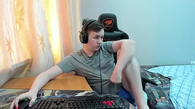 iliaskrislove online show from May 3, 1:11 am