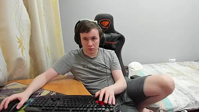 iliaskrislove online show from February 11, 4:29 pm