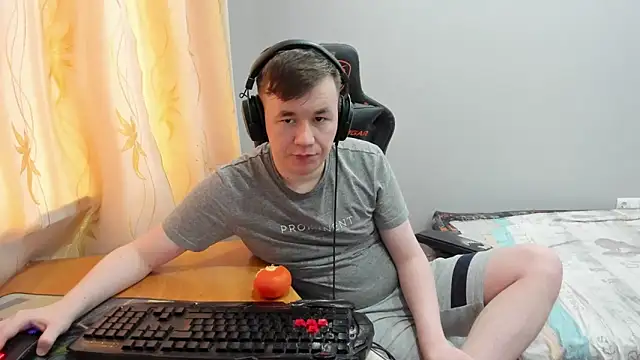 iliaskrislove online show from April 23, 1:35 pm