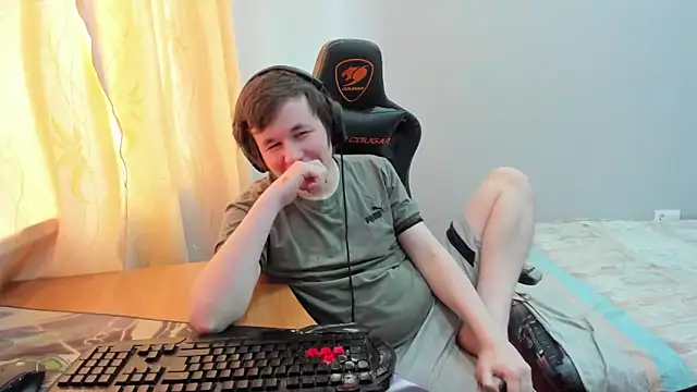 iliaskrislove online show from March 27, 8:11 am