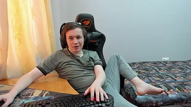 iliaskrislove online show from February 23, 5:09 am