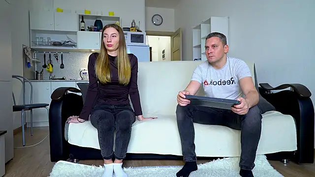 littlesweettifany online show from October 29, 10:47 am