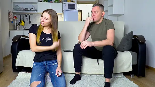 littlesweettifany online show from December 16, 11:36 am