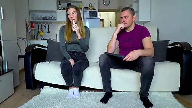 littlesweettifany online show from October 31, 11:40 am