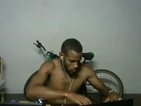 Snapshot of michel_sc chatting on May 8, 8:40 am michel sc online show from May 8, 8:40 am