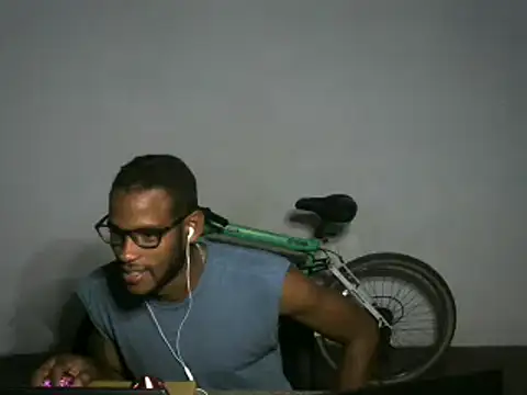 Snapshot of michel_sc chatting on May 19, 10:11 am michel sc online show from May 19, 10:11 am