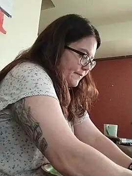 Snapshot of FreakNastyLacie chatting on June 3, 10:27 am FreakNastyLacie online show from June 3, 10:27 am