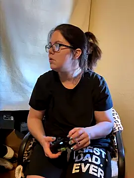 FreakNastyLacie online show from November 6, 4:00 pm