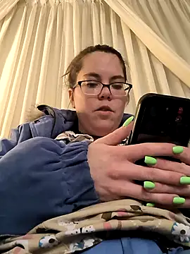 Snapshot of FreakNastyLacie chatting on March 2, 12:31 am FreakNastyLacie online show from March 2, 12:31 am