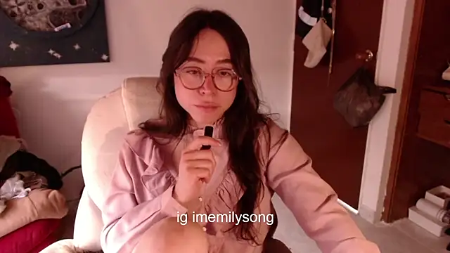 emily pearl  online show from December 14, 8:36 pm