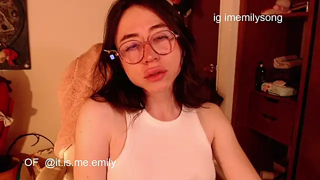 emily pearl  online show from February 10, 11:15 pm