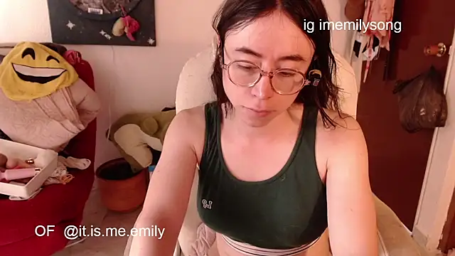 emily pearl  online show from March 3, 4:03 pm