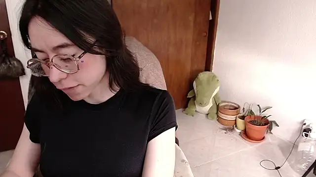 emily pearl  online show from October 15, 7:33 pm