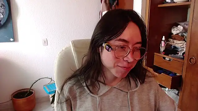 emily pearl  online show from January 9, 2:57 pm