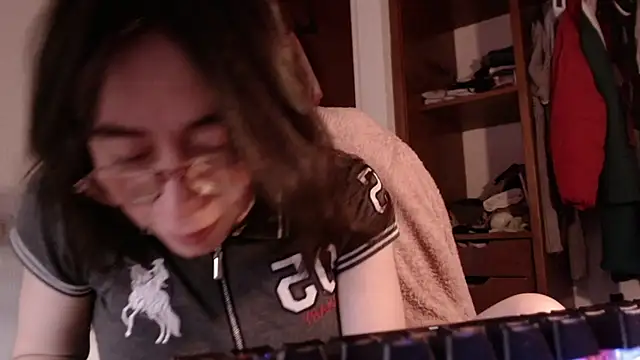 emily pearl  online show from December 3, 10:09 pm