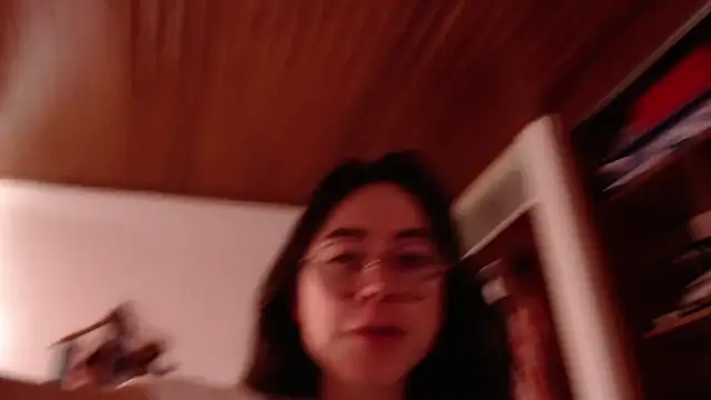 emily pearl  online show from November 4, 8:45 pm