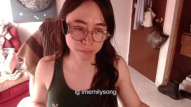 emily pearl  online show from December 20, 9:17 pm