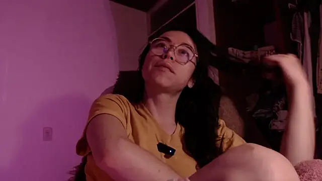 emily pearl  online show from October 28, 4:24 am