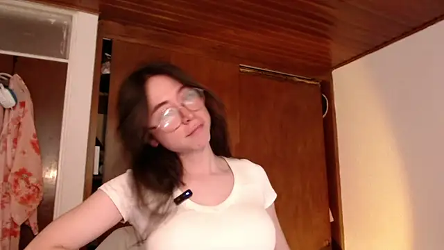 emily pearl  online show from October 9, 8:53 pm