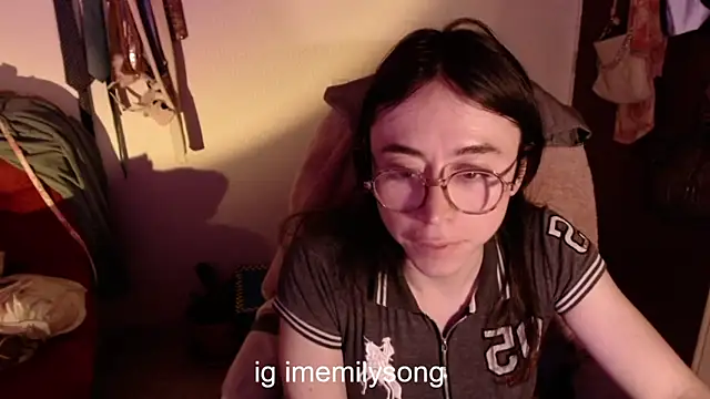 emily pearl  online show from November 27, 11:05 pm