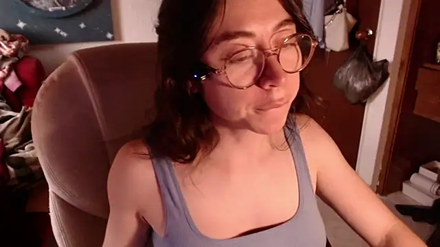 emily pearl  online show from December 18, 10:13 pm