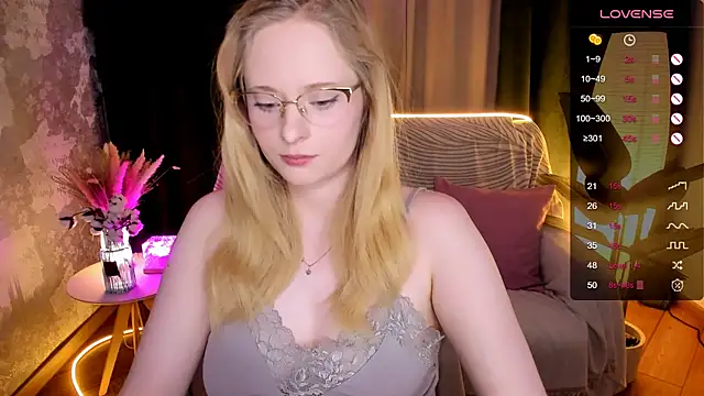 Aemilia  online show from November 5, 8:50 am