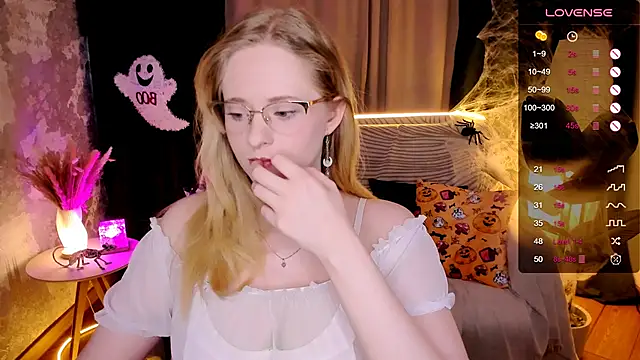 Aemilia  online show from October 26, 6:03 am