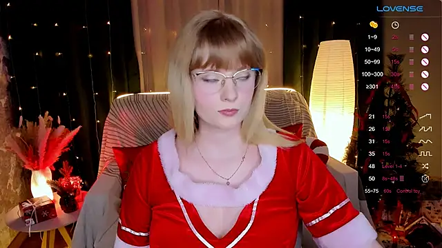 Snapshot of Aemilia_ chatting on December 23, 2:22 am Aemilia online show from December 23, 2:22 am