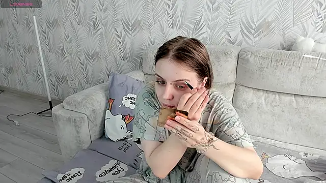 Alice Halle online show from March 21, 6:47 am